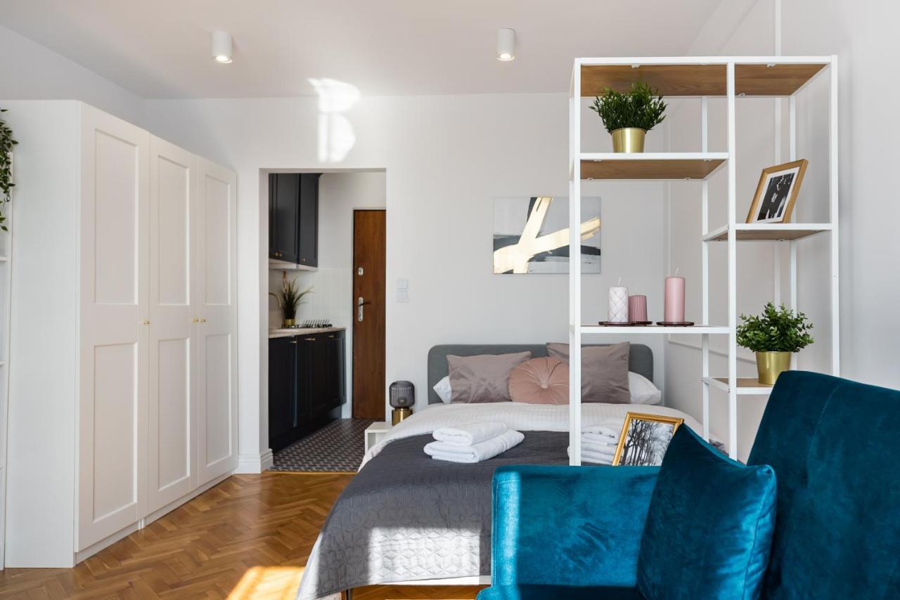 Metro Dworzec Gdanski Elegant Studio Apartment Варшава Екстериор снимка