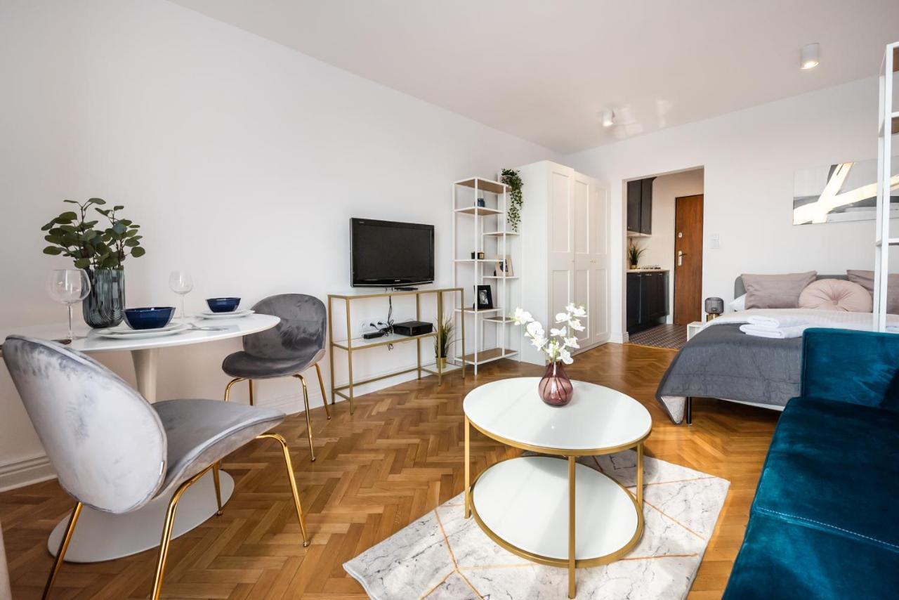 Metro Dworzec Gdanski Elegant Studio Apartment Варшава Екстериор снимка